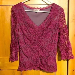 Yummy colored lace v-neck top
